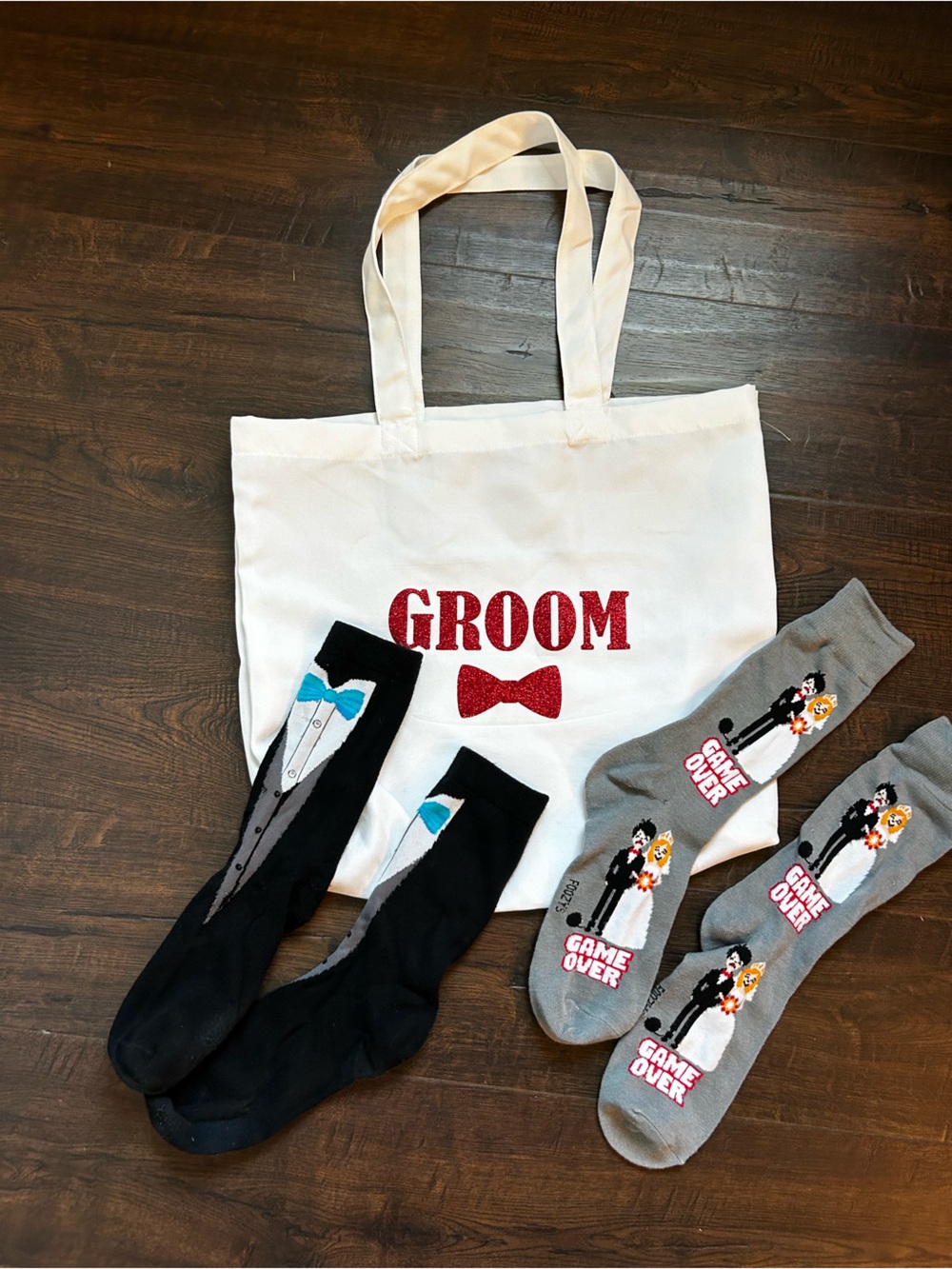 Men’s wedding socks and tote bag